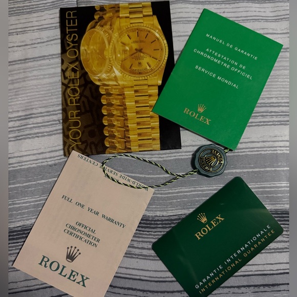 Two-Tone Gold and Silver Men's Watch - Picture 3 of 3